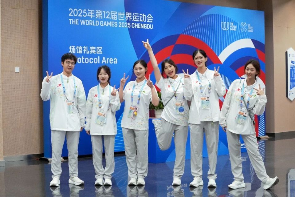 中心游泳场, bt, 事如火如荼